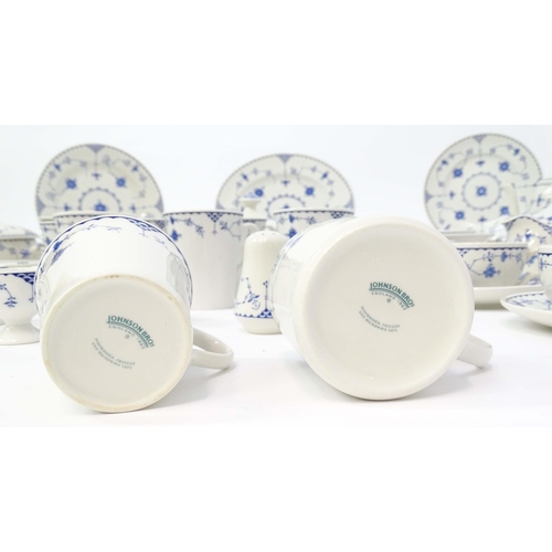 205 - A quantity of blue and white tea and dinner wares in the pattern Denmark / Blue Denmark with floral ... 