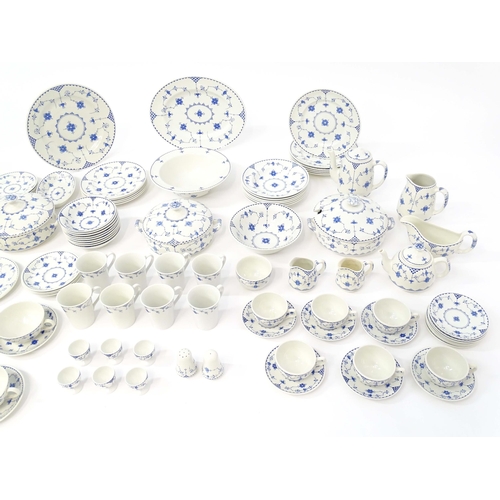 205 - A quantity of blue and white tea and dinner wares in the pattern Denmark / Blue Denmark with floral ... 