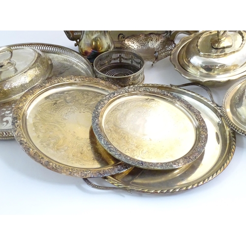 556 - A quantity of assorted silver plated wares to include serving dishes some by Barker Ellis, assorted ... 