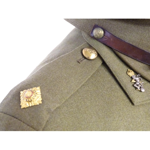 994A - Militaria, WW2 / WWII / World War 2 / Second World War : a British Army 2nd Lieutenant's No.2 dress ... 