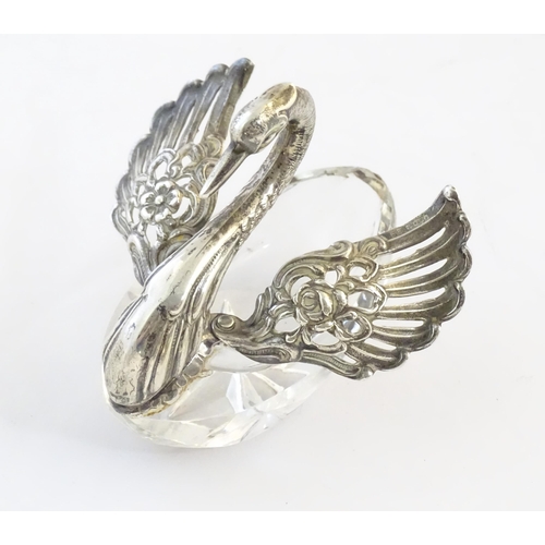 481 - A cut glass salt with silver mounts modelled as a swan. Approx. 2 3/4