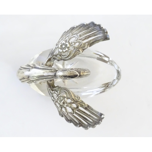 481 - A cut glass salt with silver mounts modelled as a swan. Approx. 2 3/4