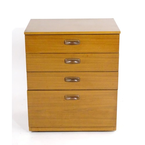 18 - Vintage retro, mid-century: a Schreiber small chest of four drawers, standing on castors, 28