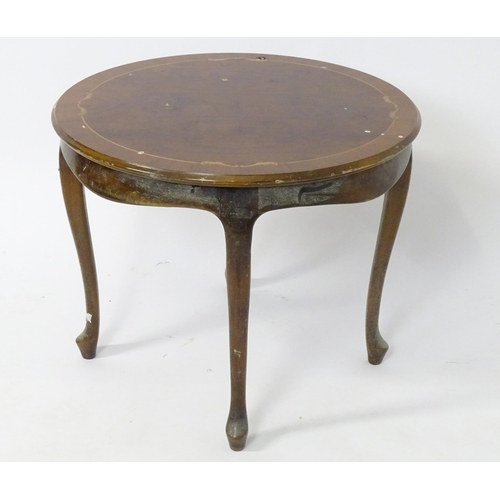 75 - A late 20thC inlaid occasional table. Approx. 21 1/2