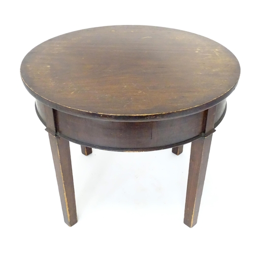 81 - A Victorian mahogany circular occasional table by Wylie & Lochhead, Glasgow. Top approx. 23 1/2