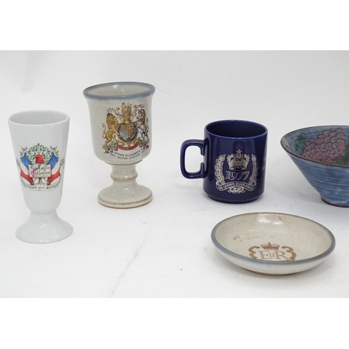 116 - A quantity of ceramics to include a Queen's silver jubilee jug, mugs, studio pottery bowl etc.