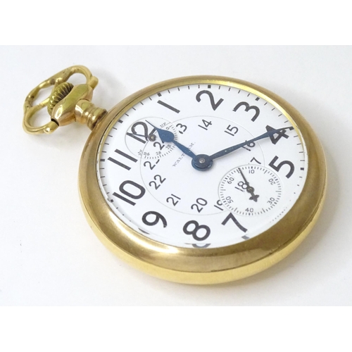 601 - An American Waltham 'Vanguard' Railway / Railroad pocket watch having a 'gold filled'  screw case wi... 