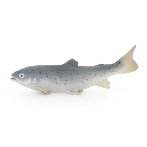 80 - A Royal Copenhagen model of a fish / trout, no. 2676. Marked under. Approx. 8