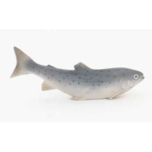 80 - A Royal Copenhagen model of a fish / trout, no. 2676. Marked under. Approx. 8