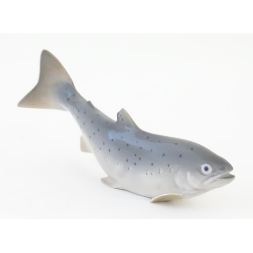 80 - A Royal Copenhagen model of a fish / trout, no. 2676. Marked under. Approx. 8