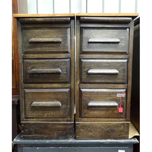 196 - A pair of oak pedestals. Approx. 28