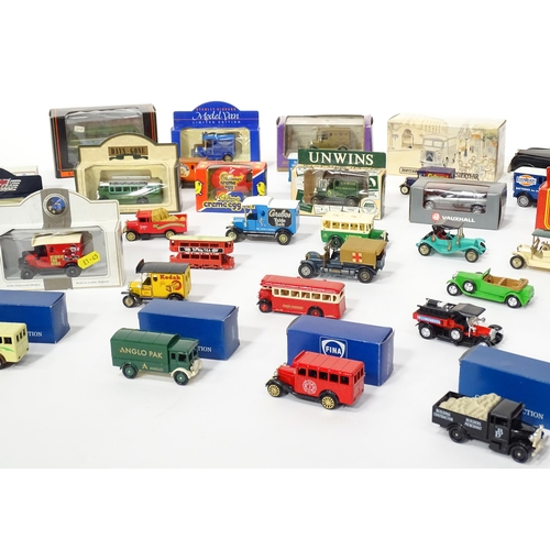 237 - Toys: A quantity of assorted die cast / scale model cars / vehicles to include Corgi Cameo Collectio... 