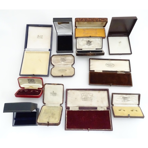 82 - Twelve assorted empty jewellery boxes (12)