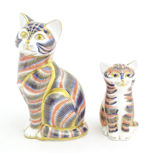 123 - Two Royal Crown Derby paperweights one modelled as a cat, the other as a kitten. Both marked under w... 