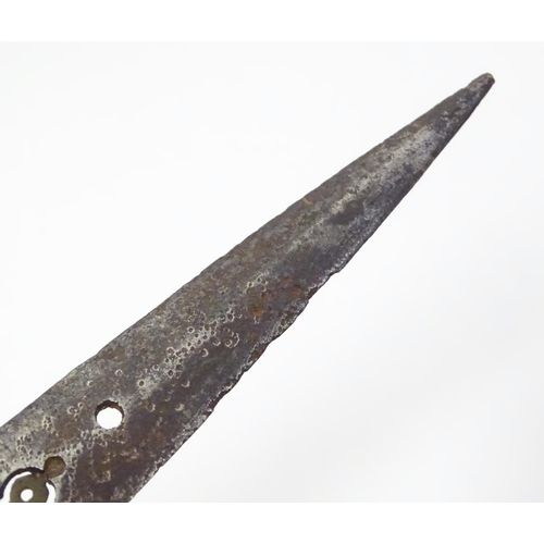 1812 - A 19thC Spanish Albacete dagger, the dual edged steel blade with reticulated medial ridge and brass ... 