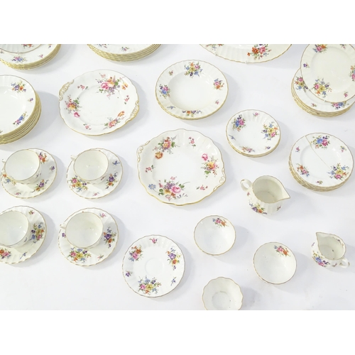 192 - A quantity of Royal Worcester tea and dinner wares in the Roanoke pattern to include dinner plates, ... 