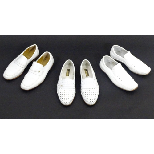 1977 - Vintage fashion / clothing: 3 pairs of men's continental slip on shoes in white. 1 pair with a rubbe... 