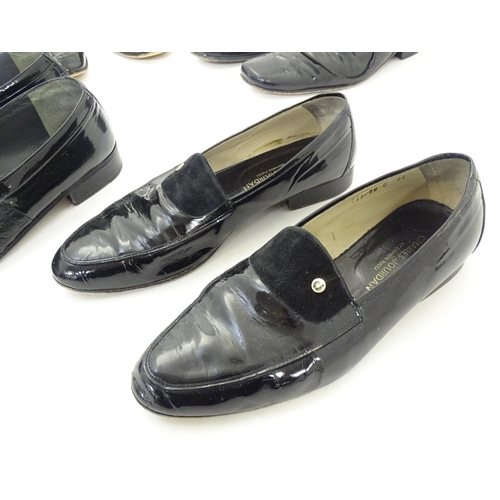 1978 - Vintage fashion / clothing: 4 pairs of men's  vintage leather soled dress shoes in black. Includes a... 