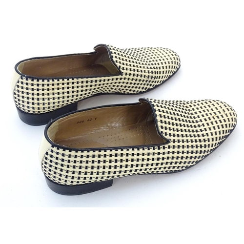 1979 - Vintage fashion / clothing: 3 pairs of continental men's slip on shoes with leather soles. Including... 