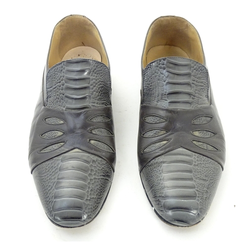 1980 - Vintage fashion / clothing: 3 pairs of men's leather soled continental shoes. Including a pair of wi... 