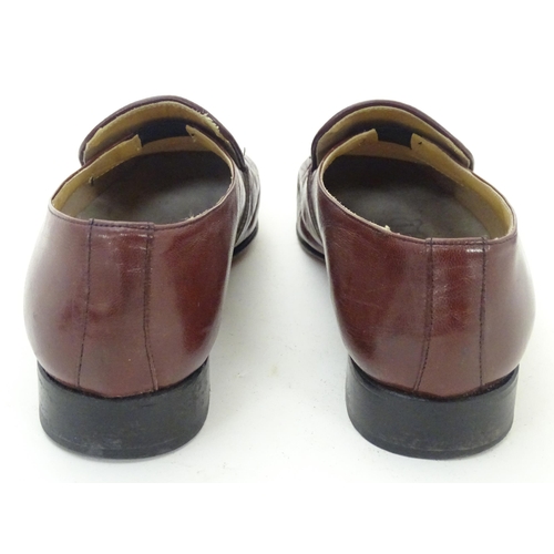 1980 - Vintage fashion / clothing: 3 pairs of men's leather soled continental shoes. Including a pair of wi... 