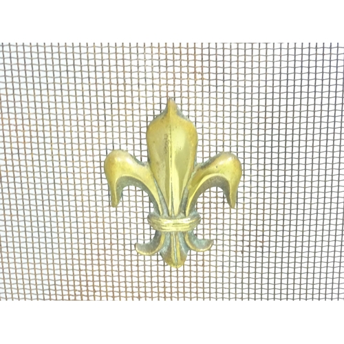 41 - A 5-sectional folding fire screen with Fleur de Lys decoration. Approx 24 1/2