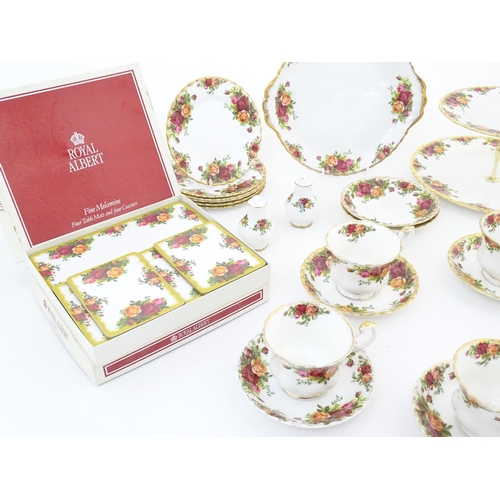 163 - A quantity of Royal Albert tea wares in the Old Country Roses pattern, to include cake plate, tea cu... 