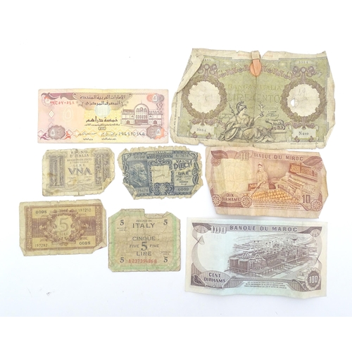 2040 - A quantity of various 20thC bank notes from Italy, Moroccan and United Arab Emirates. Together with ... 