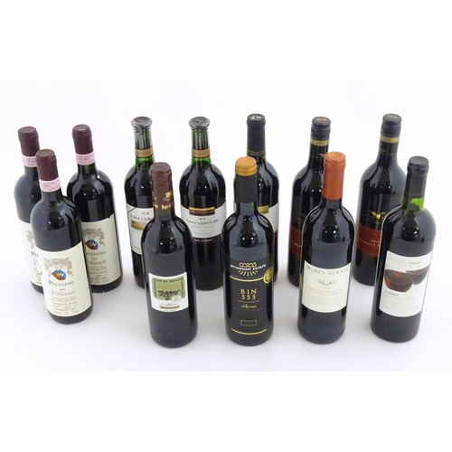 1042 - Red Wine : Twelve assorted 750ml bottles of red wine to include Wyndham Estate Bin 555 Shiraz, Poggi... 