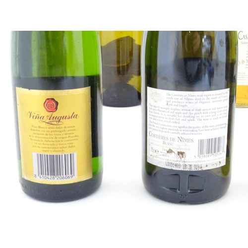 1049 - White Wine : Twelve assorted 750ml bottles of  white wine to include Grand Perdigal Sauvignon Blanc,... 