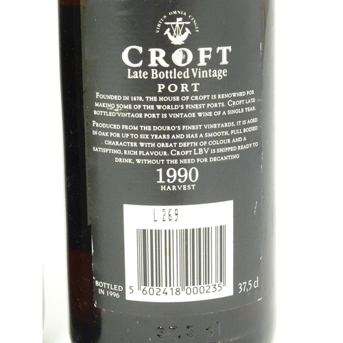 1050 - Port / Fortified Wine : Four assorted bottles of fortified wine to include a bottle of Delaforce Fin... 