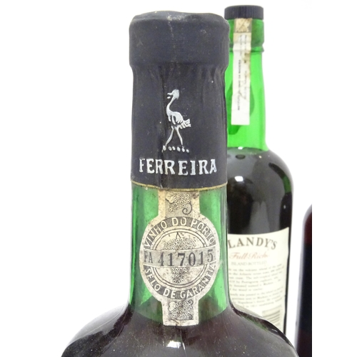 1050 - Port / Fortified Wine : Four assorted bottles of fortified wine to include a bottle of Delaforce Fin... 