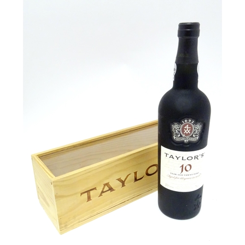 1051 - Port : A boxed bottle of Taylor's 10 year old Tawny port.