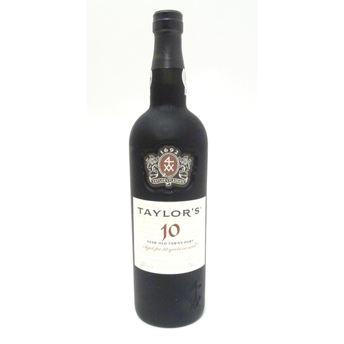 1051 - Port : A boxed bottle of Taylor's 10 year old Tawny port.