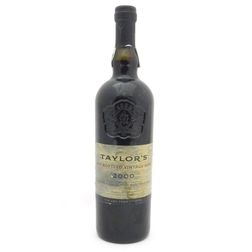 1052 - Port : A bottle of Taylor's Late Bottled Vintage Port, 2000