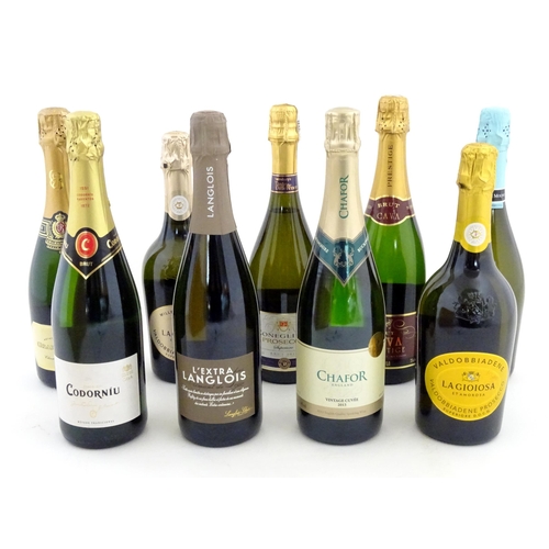 1053 - Sparkling Wine : Nine assorted bottles of sparkling wine / cava / prosecco to include Chafor Vintage... 