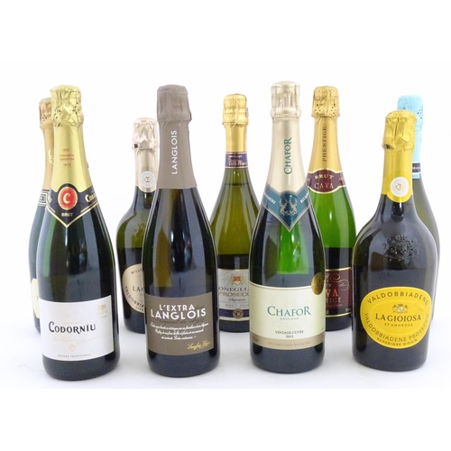 1053 - Sparkling Wine : Nine assorted bottles of sparkling wine / cava / prosecco to include Chafor Vintage... 