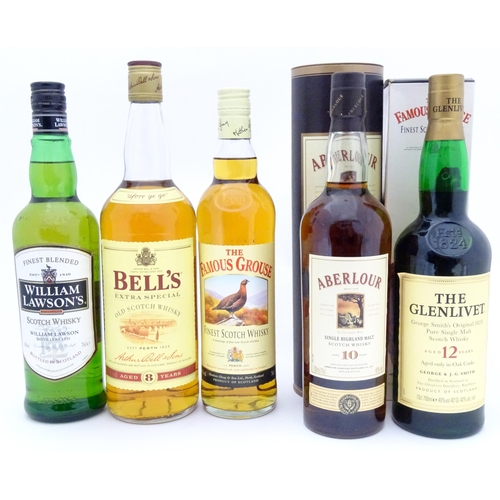 1055 - Whisky : Five bottles of assorted Whisky to include William Lawson's, Bell's, Famous Grouse (boxed),... 