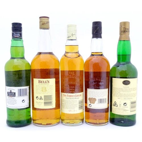 1055 - Whisky : Five bottles of assorted Whisky to include William Lawson's, Bell's, Famous Grouse (boxed),... 