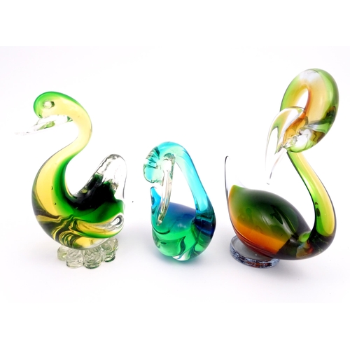 165 - Six assorted art studio glass models of stylised birds to include swans etc. including Murano exampl... 