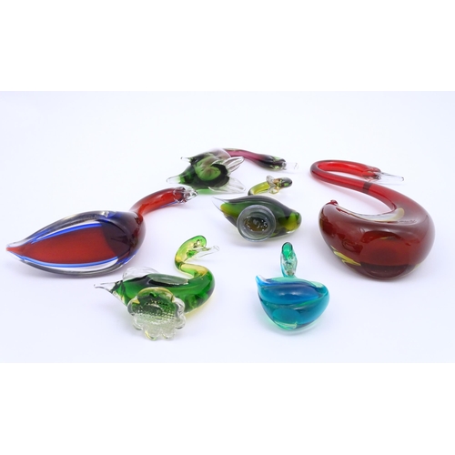 165 - Six assorted art studio glass models of stylised birds to include swans etc. including Murano exampl... 