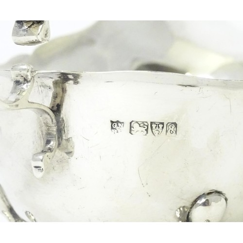 467 - A silver sauce boat hallmarked Chester 1905, maker George Nathan and Ridley Hayes. Approx. 5 3/4