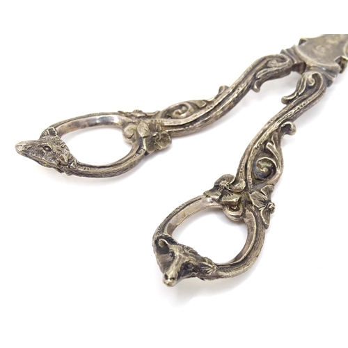 473 - 19thC silver plate grape shears with scroll decoration and rams head detail to handles. Approx. 7