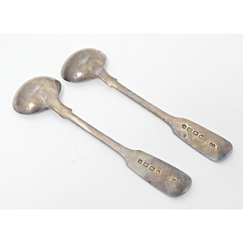 279 - A pair of Victorian Fiddle pattern salt spoons hallmarked London 1866, maker Chawner & Co. Together ... 