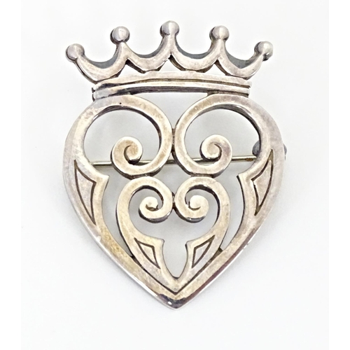 631 - A Scottish silver Luckenbooth brooch, hallmarked 1989, maker Michael Grey. Approx. 1 1/2