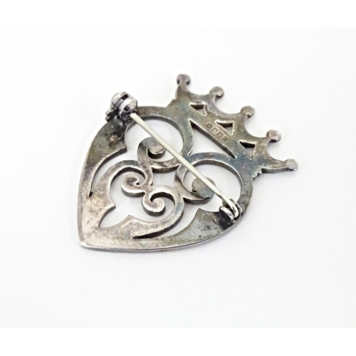 631 - A Scottish silver Luckenbooth brooch, hallmarked 1989, maker Michael Grey. Approx. 1 1/2