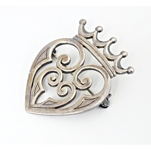 631 - A Scottish silver Luckenbooth brooch, hallmarked 1989, maker Michael Grey. Approx. 1 1/2