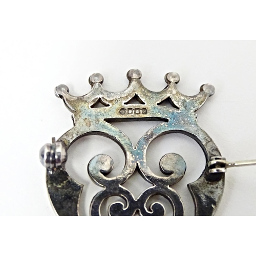 631 - A Scottish silver Luckenbooth brooch, hallmarked 1989, maker Michael Grey. Approx. 1 1/2