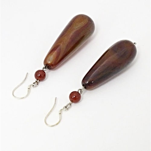 643 - A pair of agate drop earrings. Approx. 2