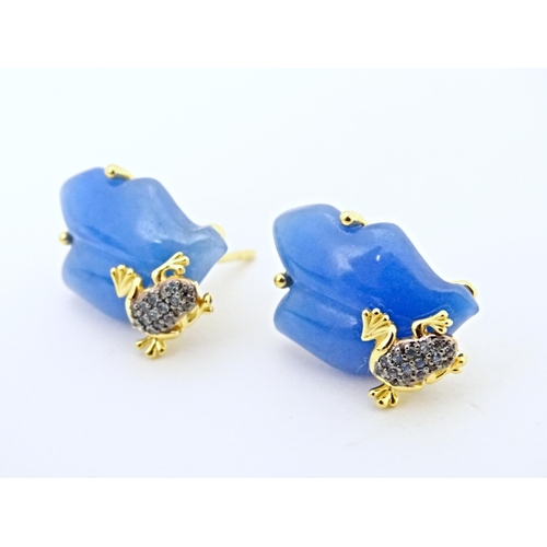 690 - A pair of silver gilt stud earrings set with frog detail approx 1